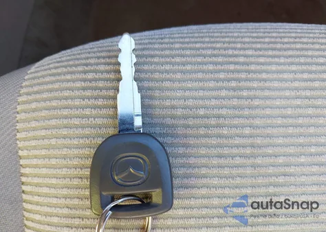 2005 Mazda Mazda6 I Base z USA, uszkodzony, nr VIN 1YVHP80C455M58345